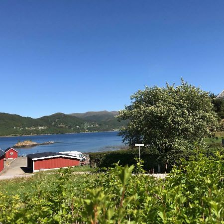 Ola Bua Near The Atlantic Road Apartment Lyngstad Exterior foto