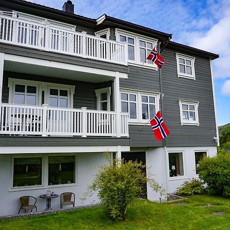 Ola Bua Near The Atlantic Road Apartment Lyngstad Exterior foto