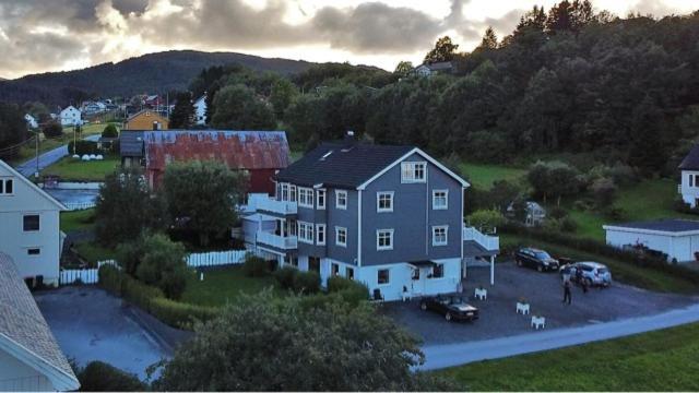 Ola Bua Near The Atlantic Road Apartment Lyngstad Exterior foto