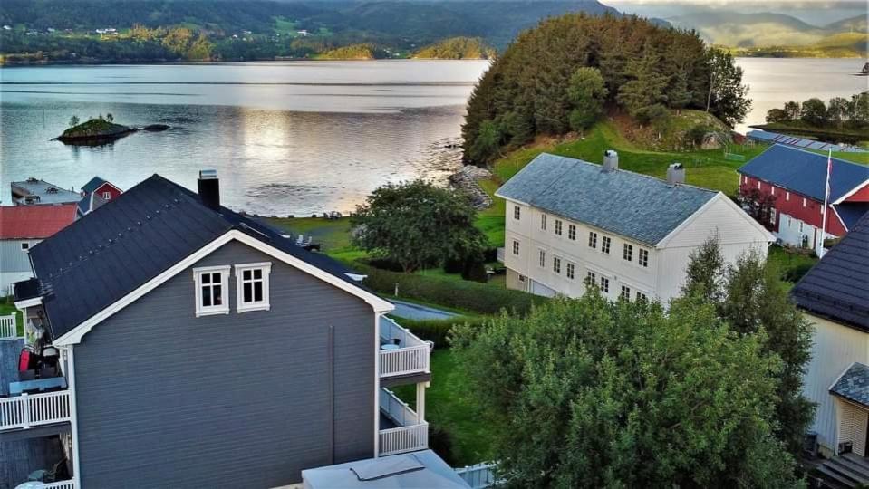 Ola Bua Near The Atlantic Road Apartment Lyngstad Exterior foto