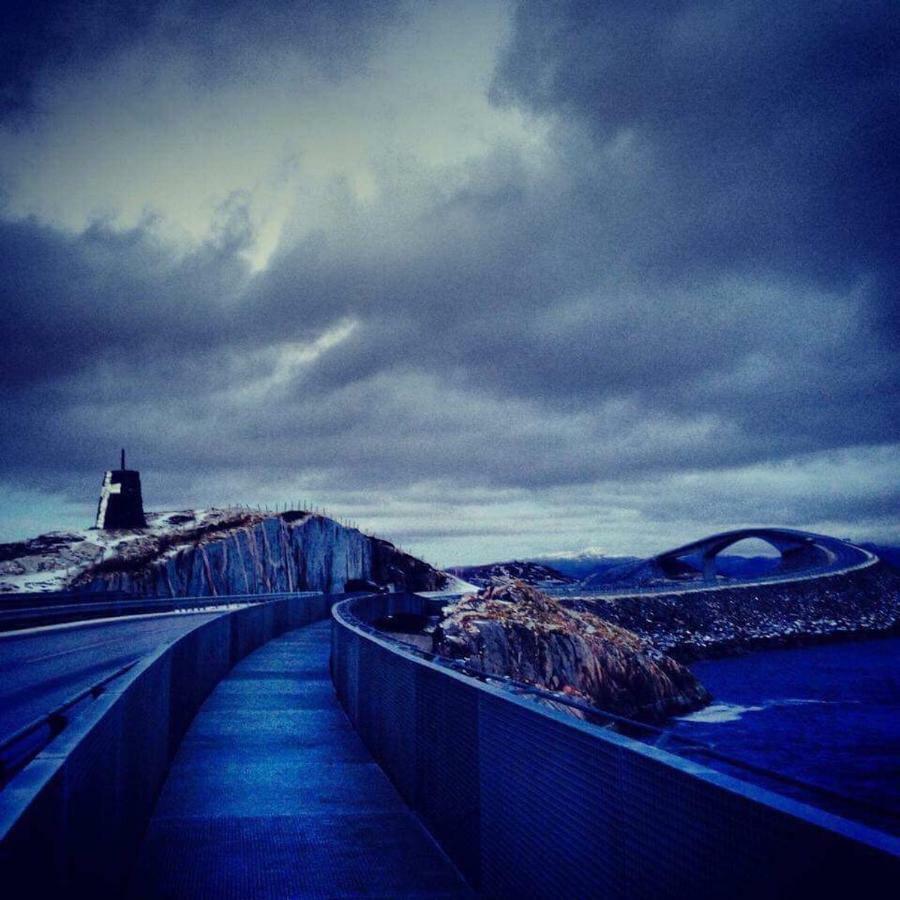 Ola Bua Near The Atlantic Road Apartment Lyngstad Exterior foto