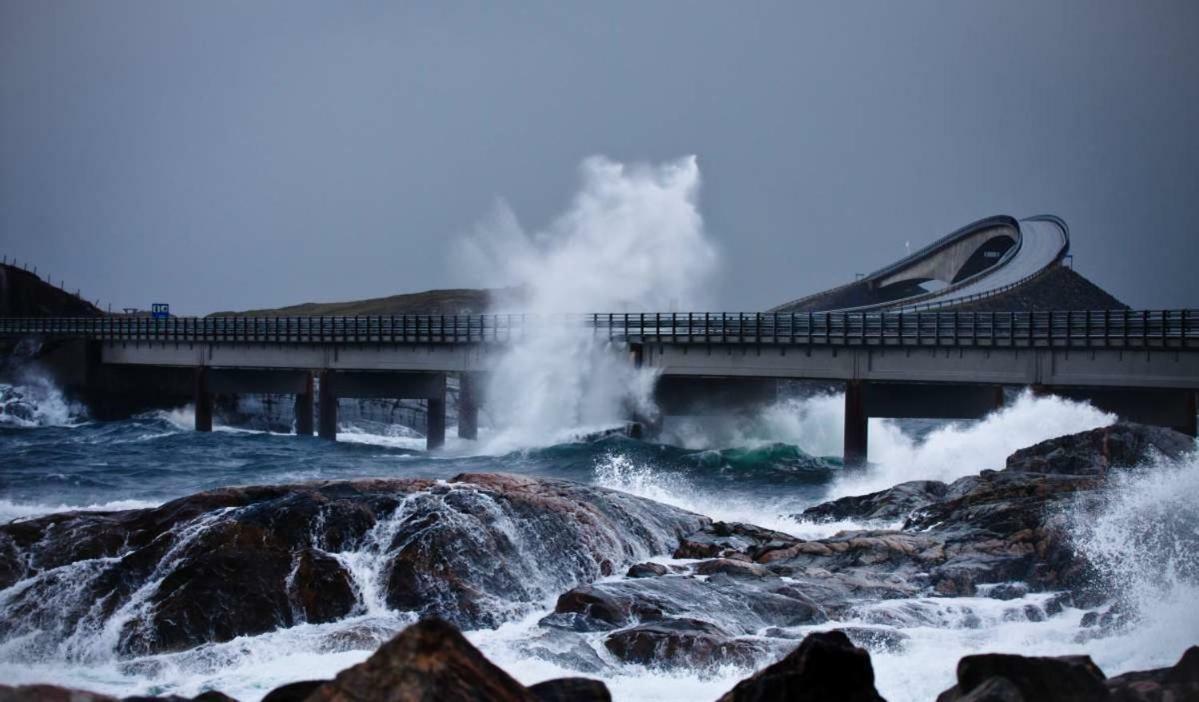Ola Bua Near The Atlantic Road Apartment Lyngstad Exterior foto