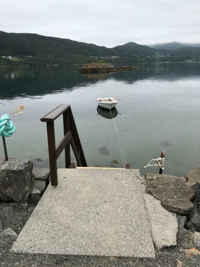 Ola Bua Near The Atlantic Road Apartment Lyngstad Exterior foto